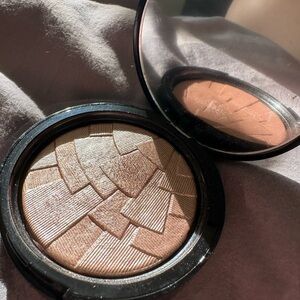 Anastasia Beverly Hills Riviera Highlighter
